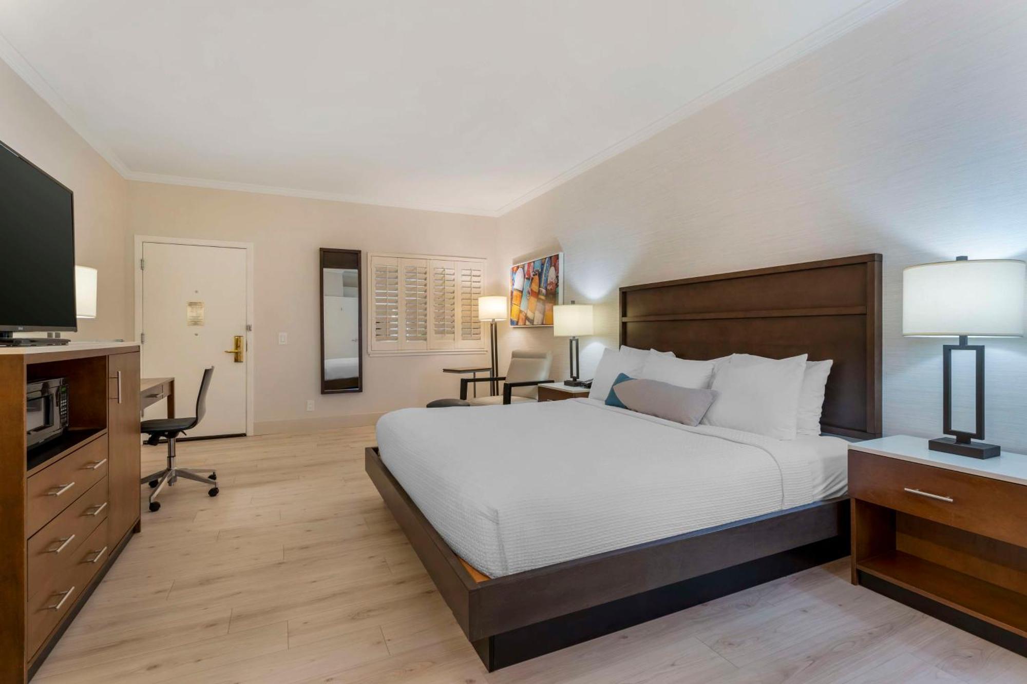 Best Western Plus All Suites Inn Santa Cruz Bagian luar foto
