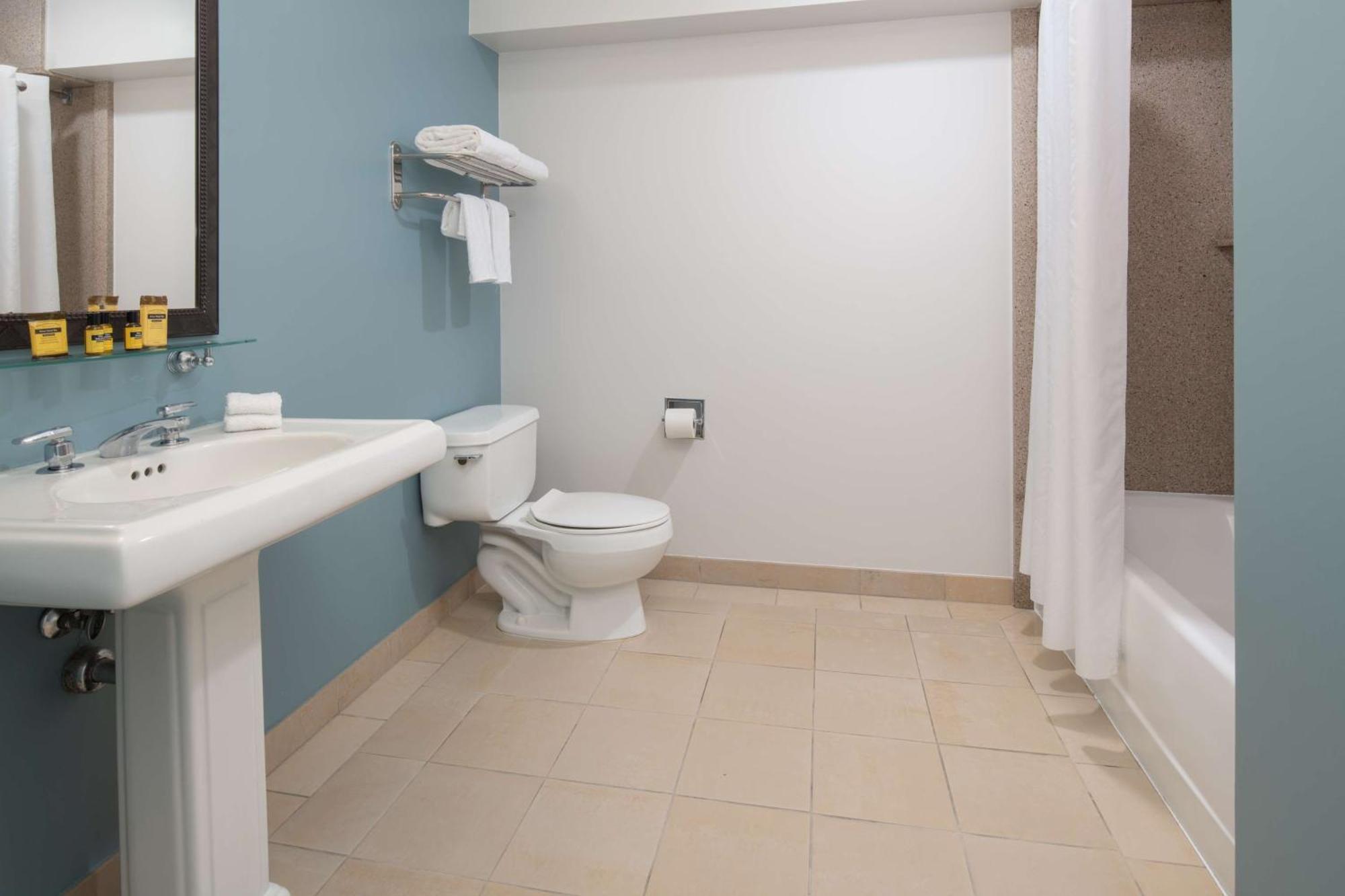 Best Western Plus All Suites Inn Santa Cruz Bagian luar foto