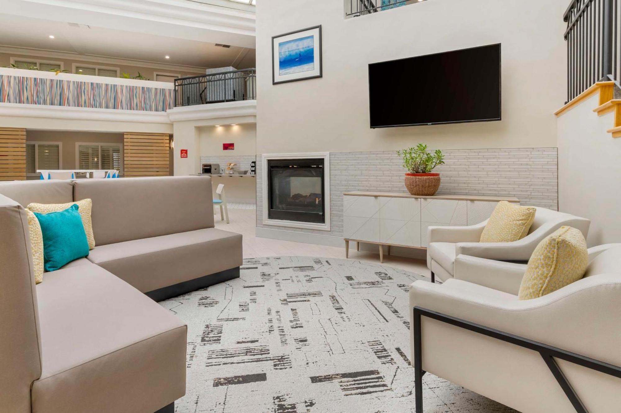 Best Western Plus All Suites Inn Santa Cruz Bagian luar foto