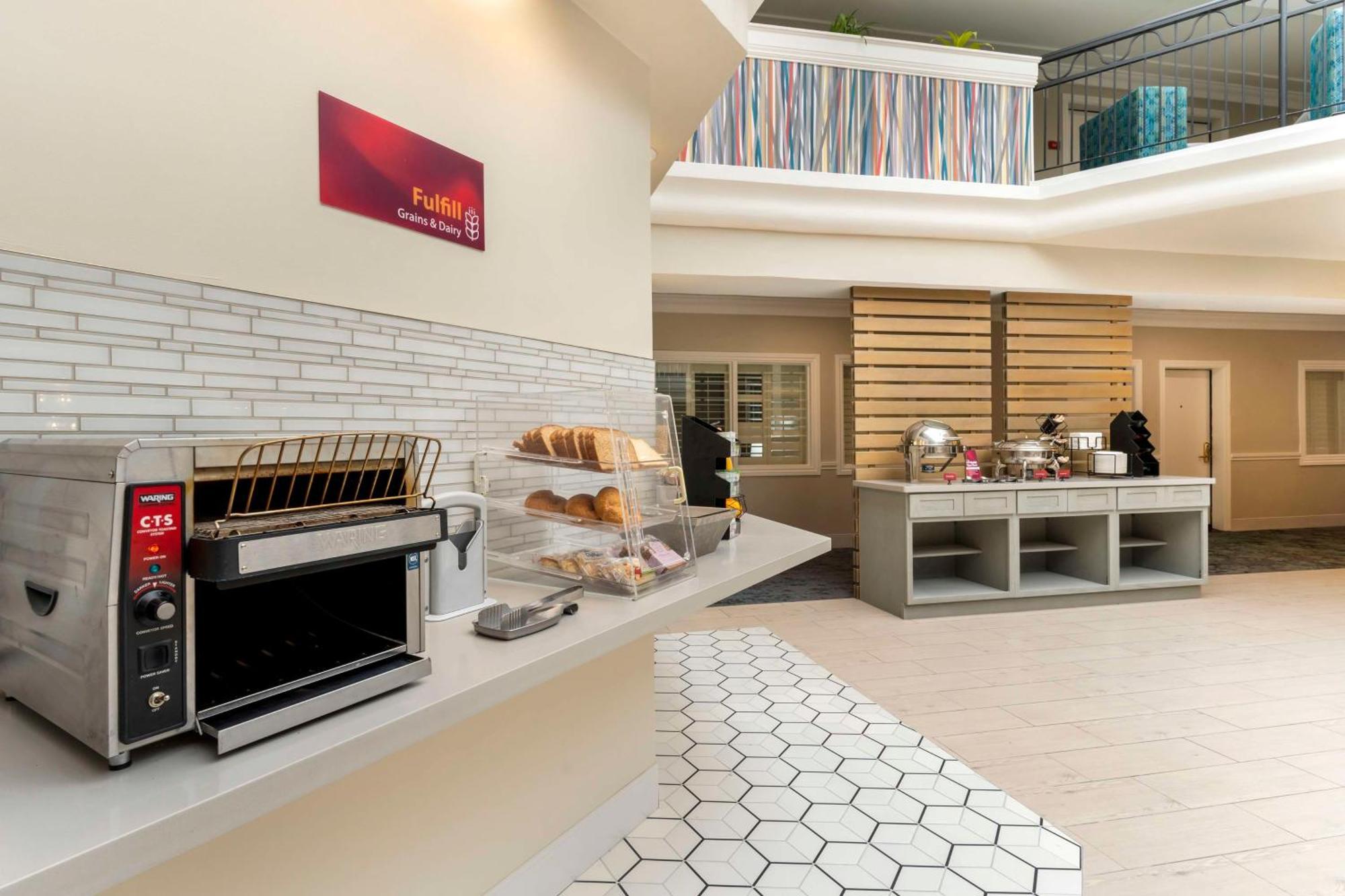 Best Western Plus All Suites Inn Santa Cruz Bagian luar foto